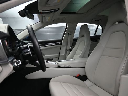 Used 2022 Porsche Panamera Turbo S image 5