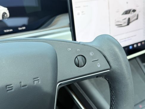 Used 2025 Tesla Model S image 61