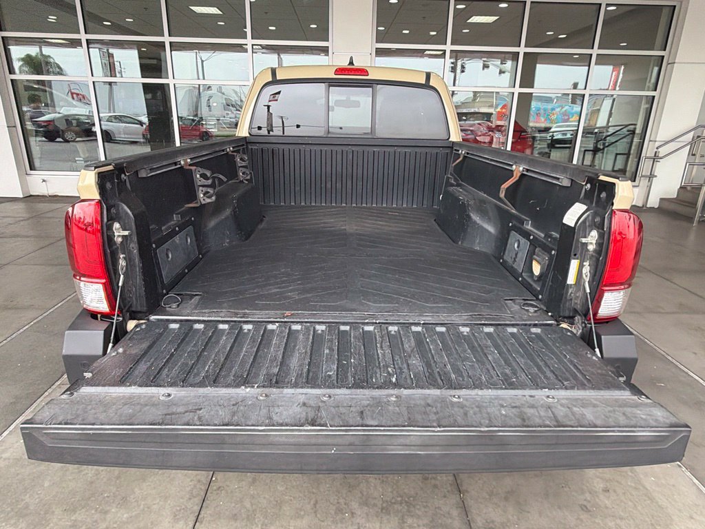 Certified 2016 Toyota Tacoma TRD Off-Road w/ Towing Package AWD/4WD image 15
