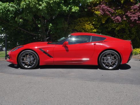 Used 2019 Chevrolet Corvette Stingray Coupe w/ 3LT Preferred Equipment Group RWD image 15