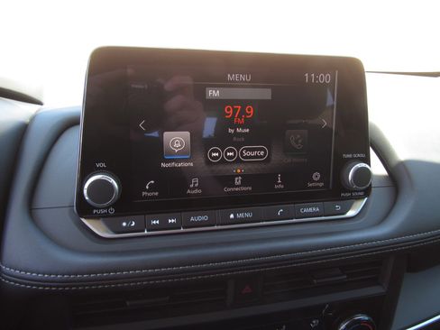 Used 2026 Nissan Rogue S FWD image 18