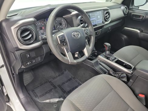 Used 2020 Toyota Tacoma SR5 RWD image 15