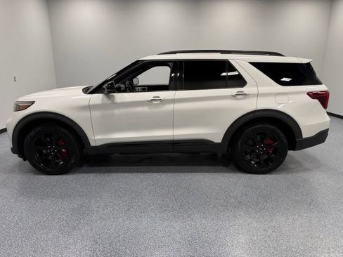 Certified 2022 Ford Explorer ST w/ Equipment Group 401A AWD/4WD image 9