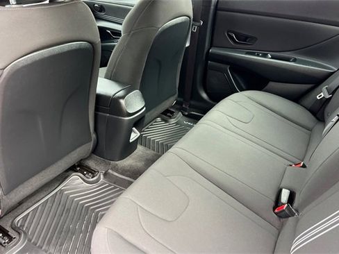 Used 2025 Hyundai Elantra Sport image 16