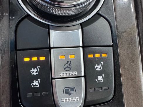 Used 2017 Genesis G90 3.3T Premium image 34