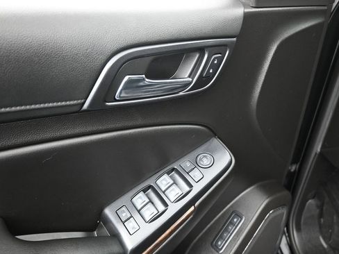 Used 2019 Chevrolet Tahoe LT image 11
