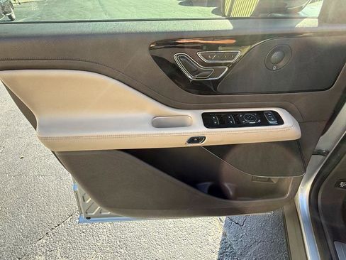 Used 2021 Lincoln Aviator Reserve RWD image 15