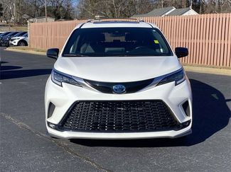 Used 2021 Toyota Sienna XSE video 2
