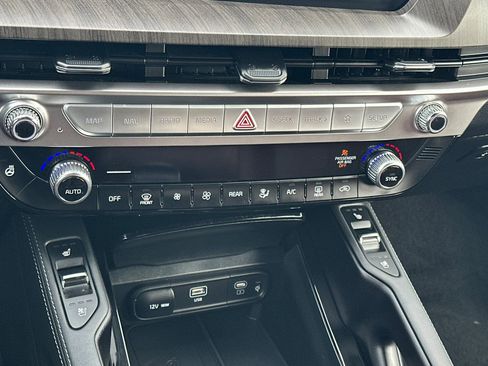 Used 2024 Kia Telluride EX image 20