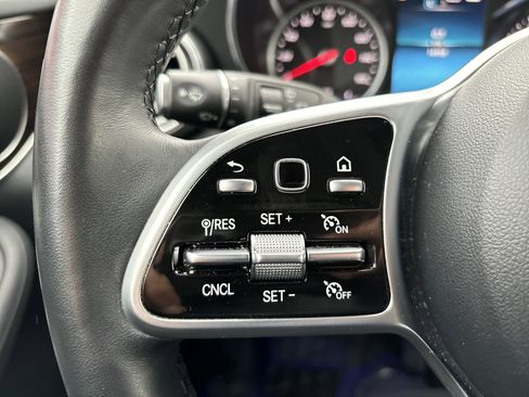 Used 2022 Mercedes-Benz GLC 300 GLC 300 image 19