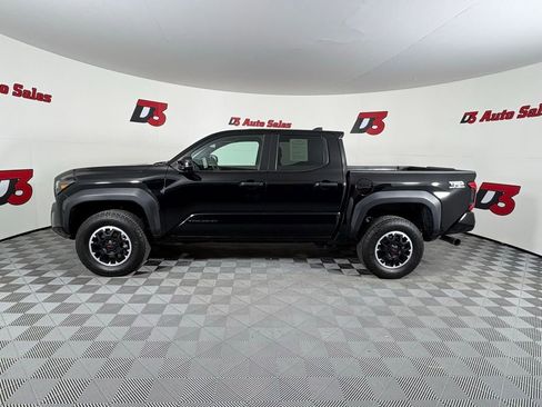 Used 2024 Toyota Tacoma TRD Off-Road image 3