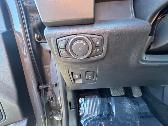 Used 2018 Ford F150 XLT w/ Equipment Group 302A Luxury AWD/4WD image 19
