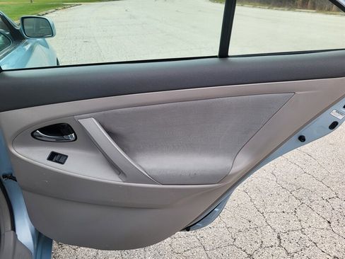 Used 2009 Toyota Camry LE image 25