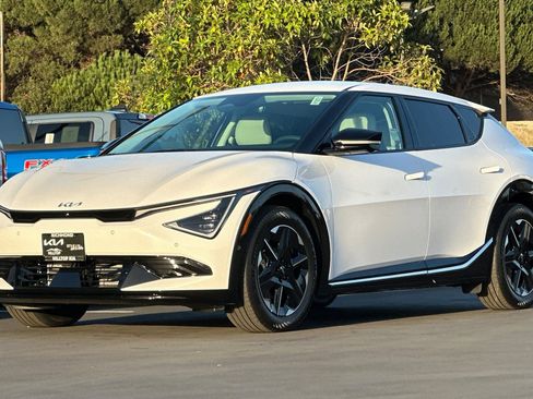 New 2025 Kia EV6 Wind image 8