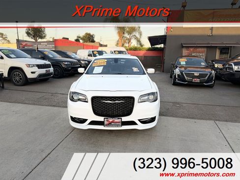 Used 2017 Chrysler 300 S w/ S Model Appearance Package RWD image 2
