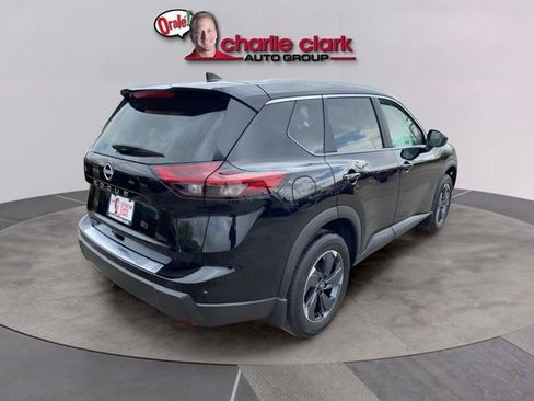Certified 2025 Nissan Rogue SV w/ SV Premium Package image 6