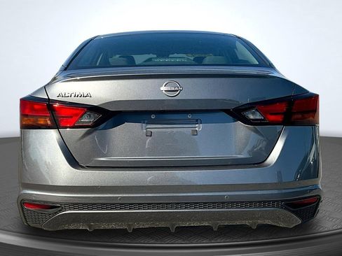 Used 2024 Nissan Altima 2.5 S FWD image 6