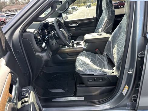 New 2026 Chevrolet Silverado 1500 High Country AWD/4WD image 12