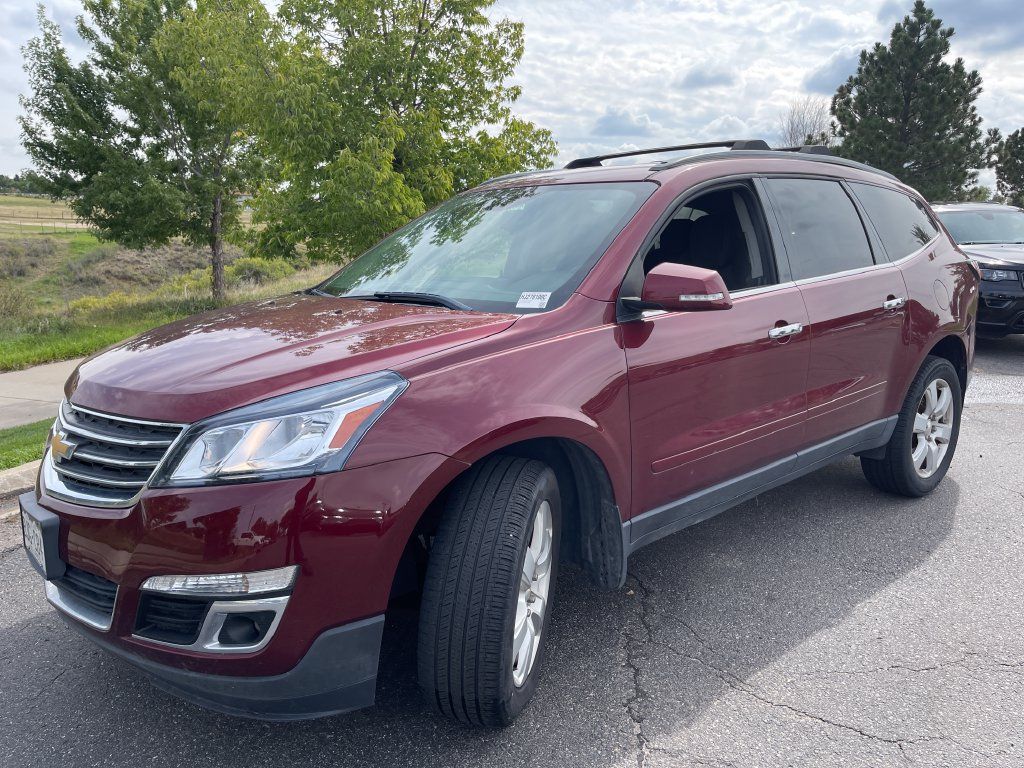 Used 2017 Chevrolet Traverse LT w/ Style and Technology Package AWD/4WD image 2