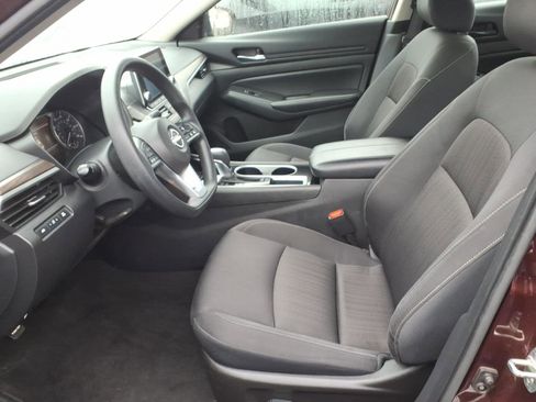 Used 2024 Nissan Altima 2.5 SV image 16