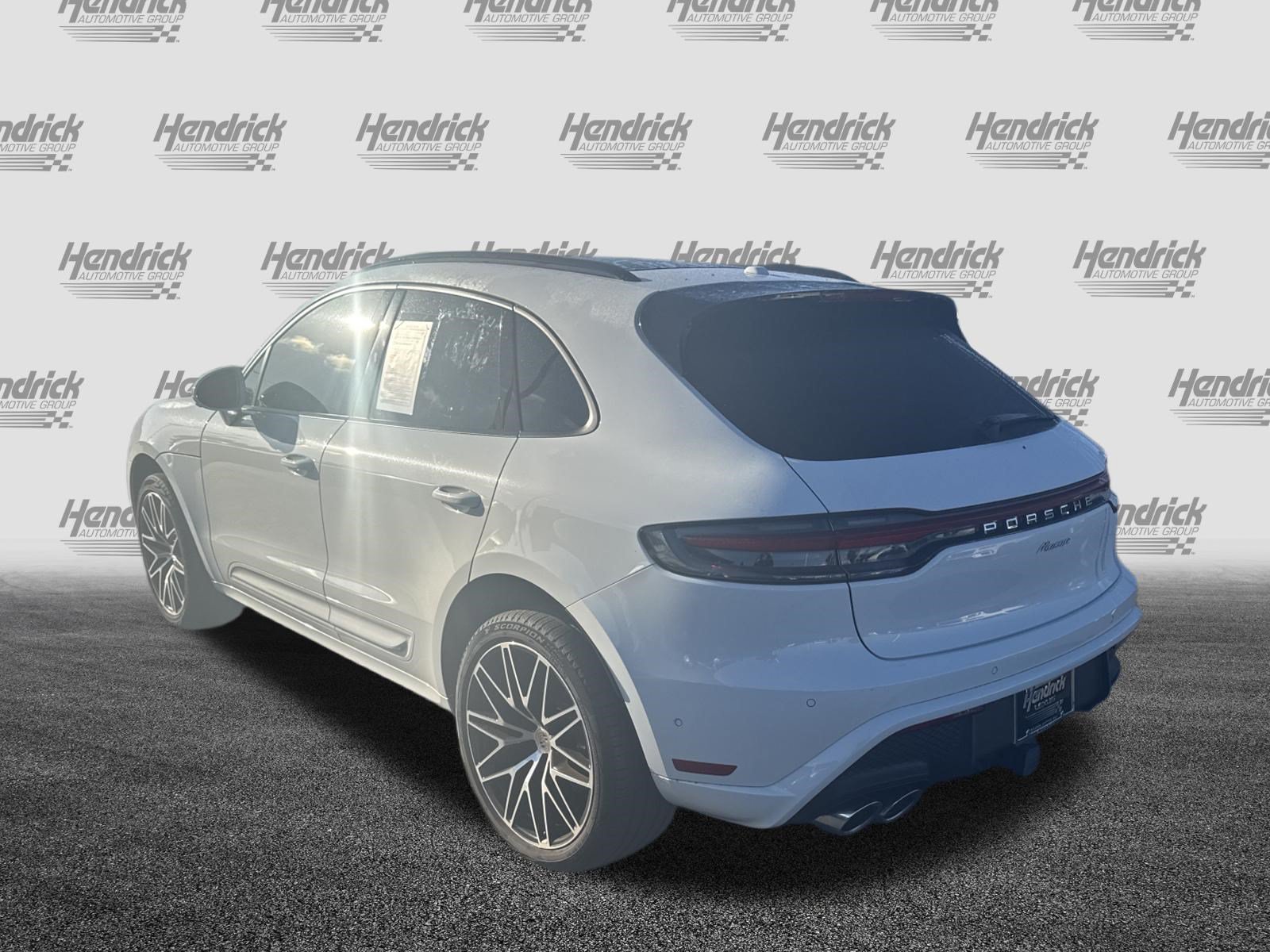 Used 2025 Porsche Macan AWD/4WD image 8