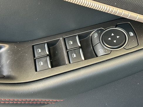 New 2026 Ford Explorer ST-Line w/ ST-Line Street Pack image 12