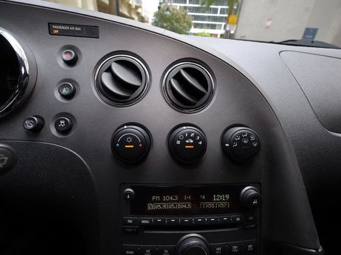 Used 2008 Pontiac Solstice GXP w/ Premium Package RWD image 40