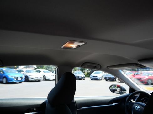 Used 2020 Toyota Camry LE w/ Fleet Convenience Package FWD image 32