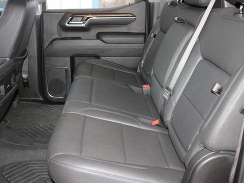 Used 2024 Chevrolet Silverado 1500 LT Trail Boss w/ Convenience Package II AWD/4WD image 25