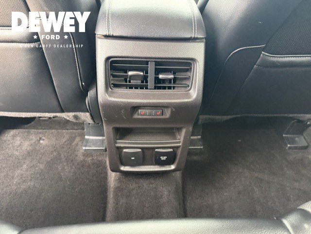 Used 2017 Ford Edge Titanium w/ Equipment Group 301A AWD/4WD image 30