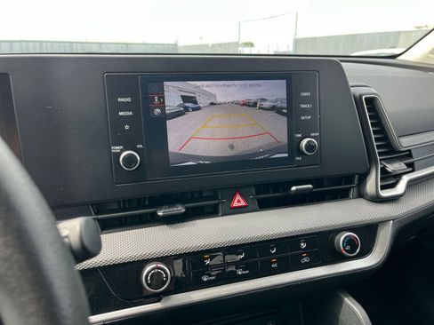Used 2025 Kia Sportage LX FWD image 20