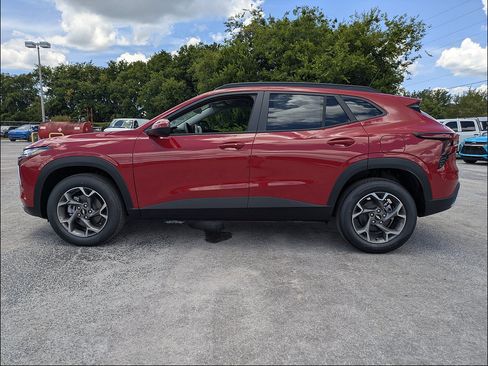 New 2026 Chevrolet Trax LT w/ Driver Confidence Package FWD image 4