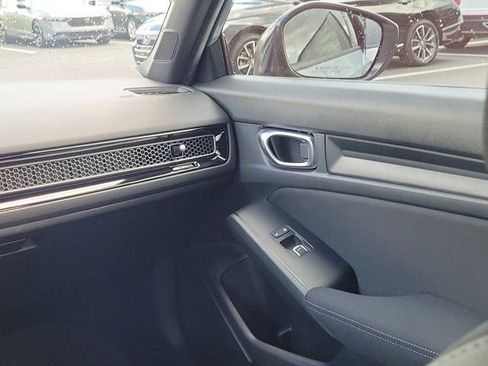 Used 2025 Honda Civic Sport image 4