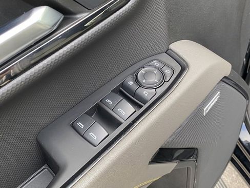 Used 2023 Chevrolet Silverado 1500 ZR2 w/ Technology Package image 12