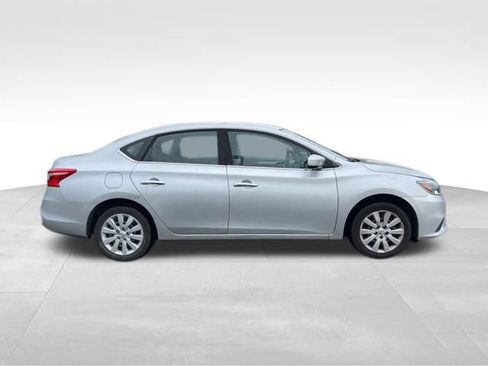 Used 2019 Nissan Sentra S image 8