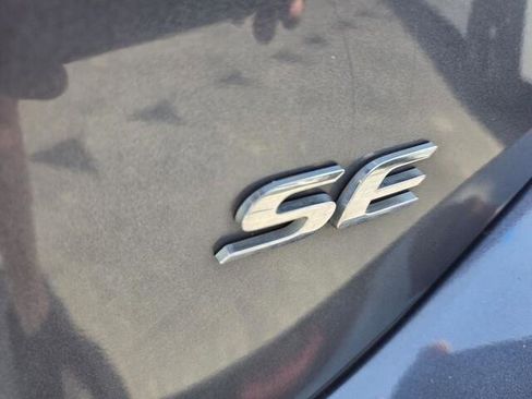 Used 2019 Toyota Corolla SE FWD image 19