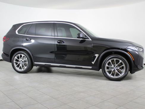 New 2026 BMW X5 sDrive40i w/ Premium Package image 8