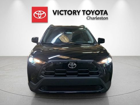Used 2026 Toyota Corolla Cross LE FWD image 8