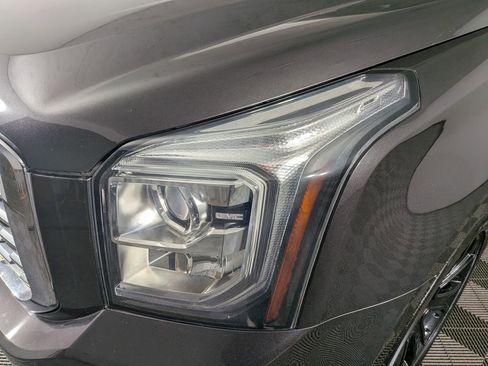 Used 2018 GMC Yukon Denali w/ Denali Ultimate Package image 15