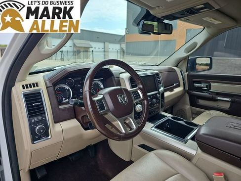 Used 2014 RAM 1500 Laramie w/ Convenience Group AWD/4WD image 10