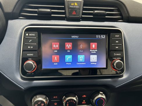 Used 2025 Nissan Versa SV image 18