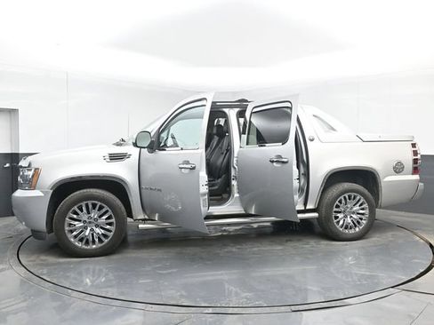 Used 2013 Chevrolet Avalanche LT AWD/4WD image 48