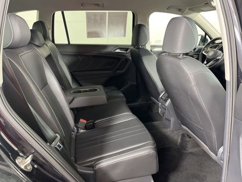 Used 2024 Volkswagen Tiguan SE image 9