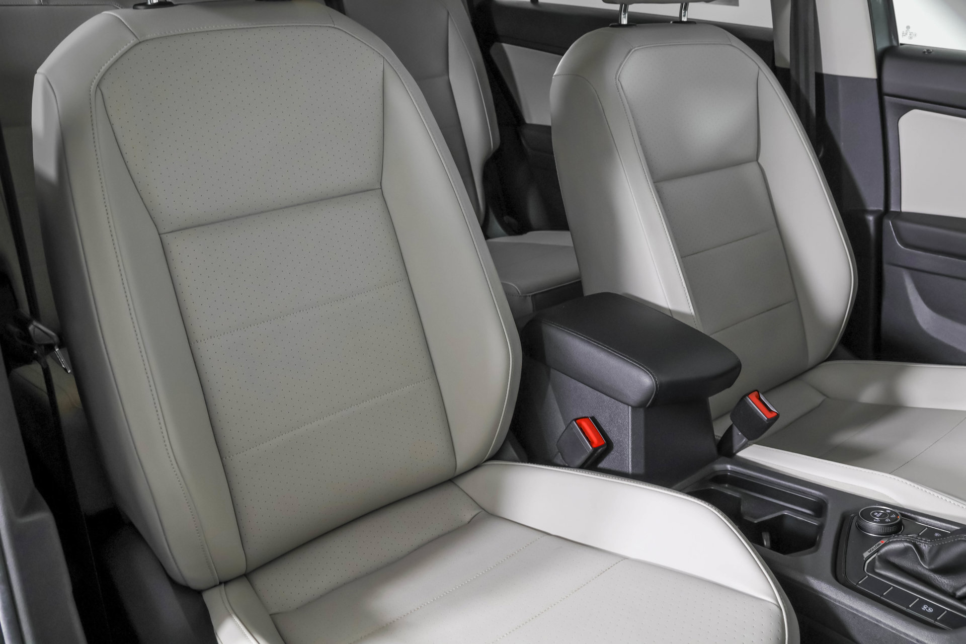 Used 2018 Volkswagen Tiguan SE w/ 3rd Row Seat Package AWD/4WD image 46