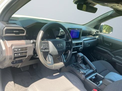 Certified 2024 Toyota Tacoma SR5 AWD/4WD image 12