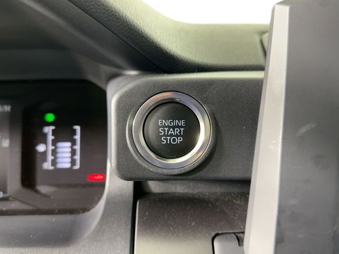 Used 2025 Toyota 4Runner SR5 image 25