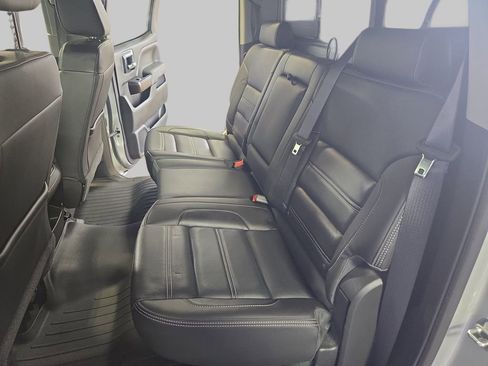 Used 2018 GMC Sierra 2500 Denali w/ Duramax Plus Package AWD/4WD image 15