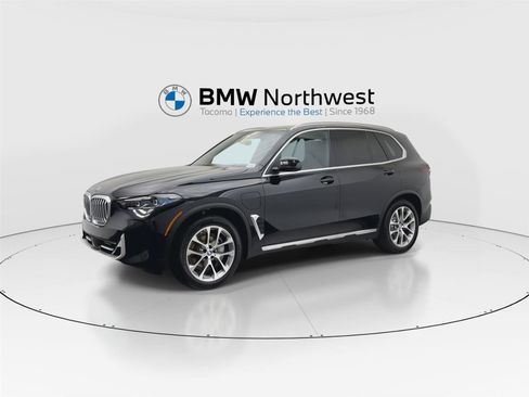 Used 2026 BMW X5 xDrive50e w/ Climate Comfort Package image 9