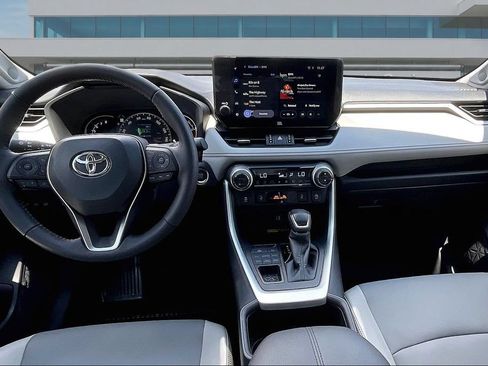 Used 2025 Toyota RAV4 XLE Premium w/ Weather Package AWD/4WD image 7