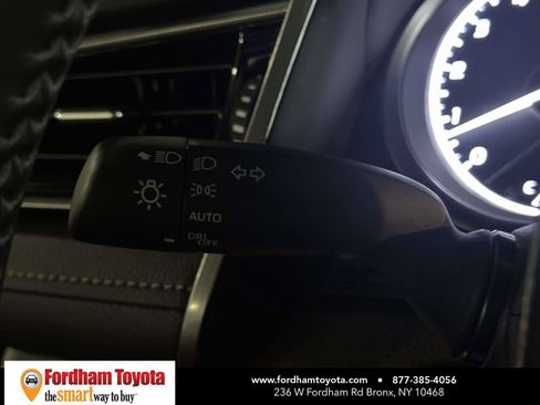 Used 2024 Toyota Camry SE w/ Cold Weather Package FWD image 22
